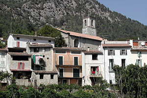 Roquesteron, le village