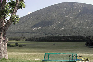 Valderoure, mountains