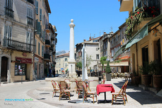 Vence, square and fountain