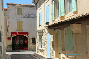 Eyragues, street