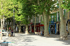 Gardanne, place et terrasses