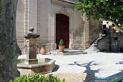Porte de l'église de Mallemort