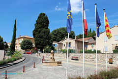 Meyreuil, square and fountain