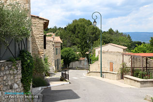 Le Puy Sainte Reparade, street