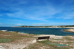 Sausset les Pins, benches facing the sea