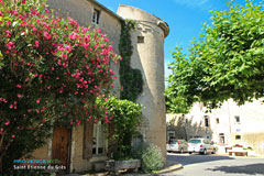 Saint Etienne du Gres, typical house