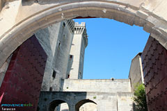 Tarascon, inside the castle