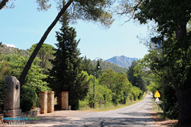 Le Tholonet, road to the Sainte Victoire mountain