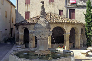 Mollans sur Ouveze, fountain and wash-house