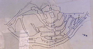 Suze la Rousse, plan of the castle and village history. Click to enlarge