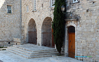 Le Castellet, in the castle courtyard