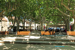 La Crau, fountain and terraces under the plane trees