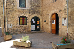 Le Val, church door