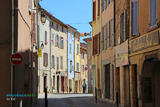 Le Val, street
