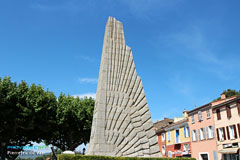 Pierrefeu du Var, monument à la mémoire de l'équipage du dirigeable Dixmude