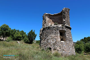 Salernes, tower of the feudal castle and HQ photographs