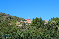 Sillans la Cascade, the village