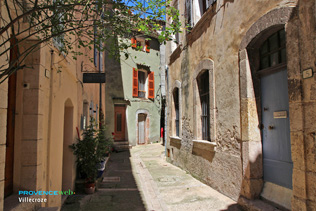 Villecroze, street