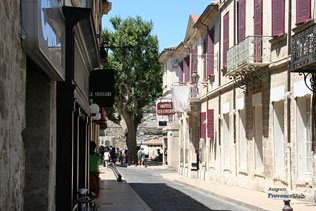 Avignon, petite rue