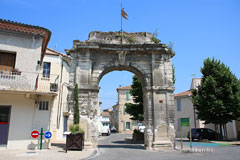 Bédarrides, porte