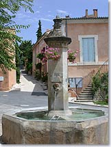 Flassan, fountain