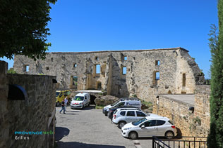 Grillon, mur des remparts