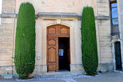 Joucas, church door