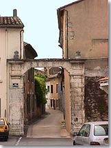 Lapalud, entrée du vieux village