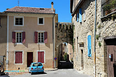Malaucene, village gate