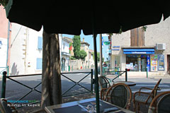 Morières lès Avignon, terrasse de restaurant