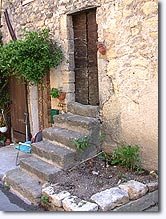Peypin d'Aigues, old door