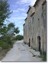 Sivergues, houses