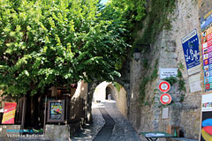 Vaison la Romaine, gate of the medieval town