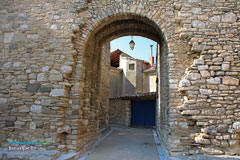 Venasque, ramparts gate